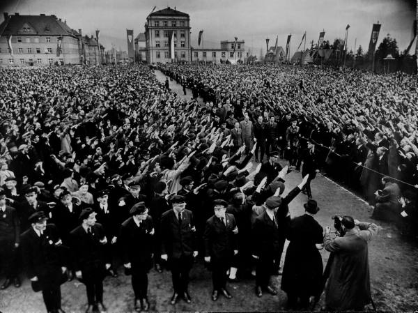Crowd giving NAZI salute